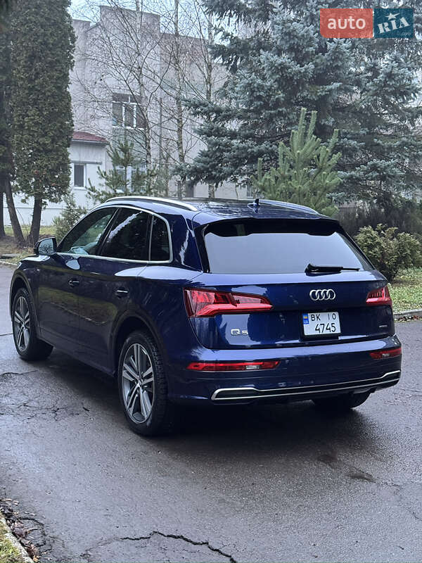 Внедорожник / Кроссовер Audi Q5 2019 в Ровно