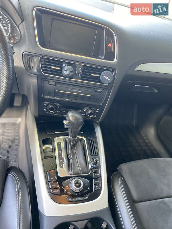 Внедорожник / Кроссовер Audi Q5 2010 в Каменец-Подольском