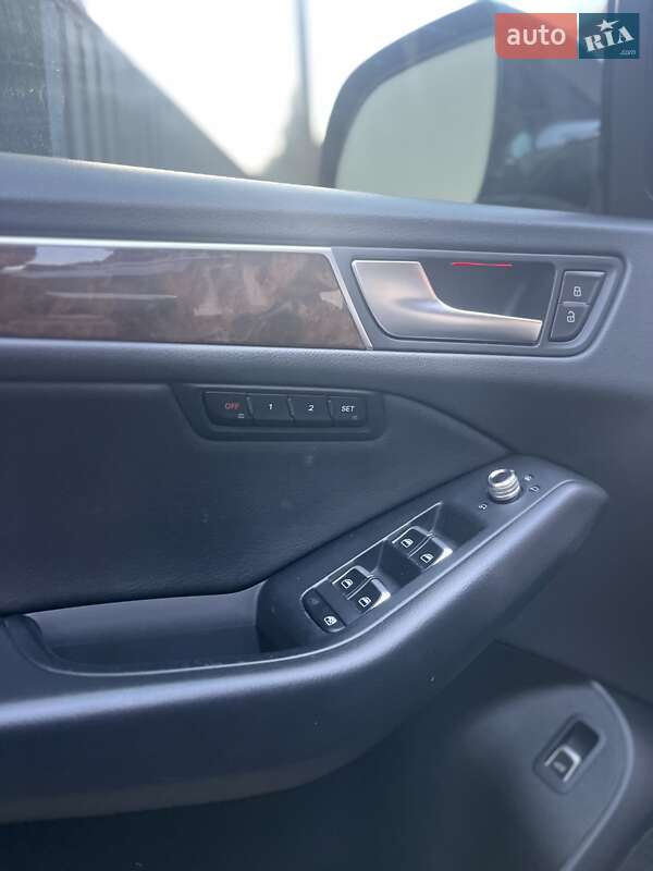 Позашляховик / Кросовер Audi Q5 2015 в Виноградові