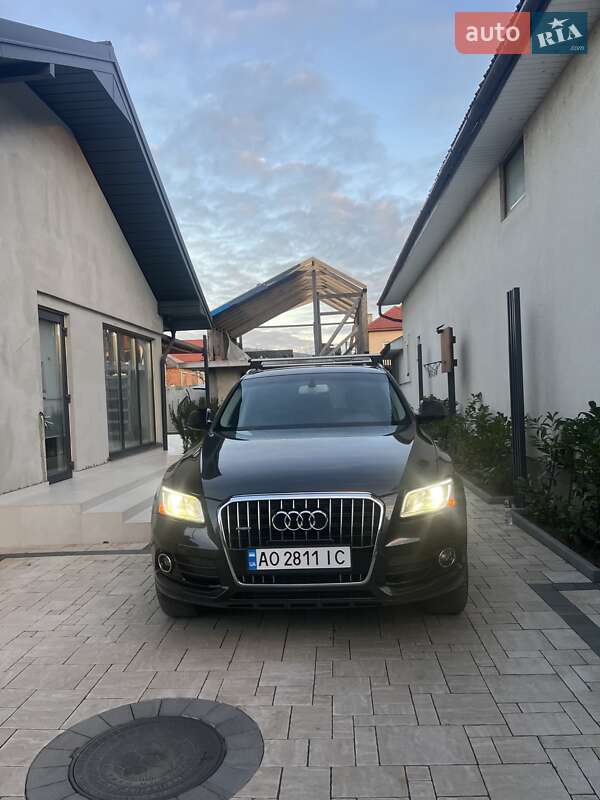 Позашляховик / Кросовер Audi Q5 2015 в Виноградові
