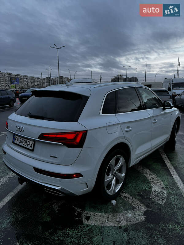 Внедорожник / Кроссовер Audi Q5 2021 в Киеве
