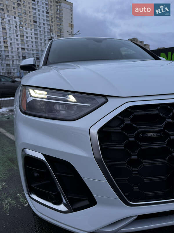 Внедорожник / Кроссовер Audi Q5 2021 в Киеве