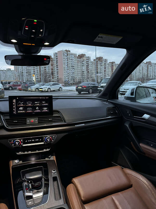 Внедорожник / Кроссовер Audi Q5 2021 в Киеве