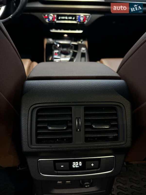 Внедорожник / Кроссовер Audi Q5 2021 в Киеве