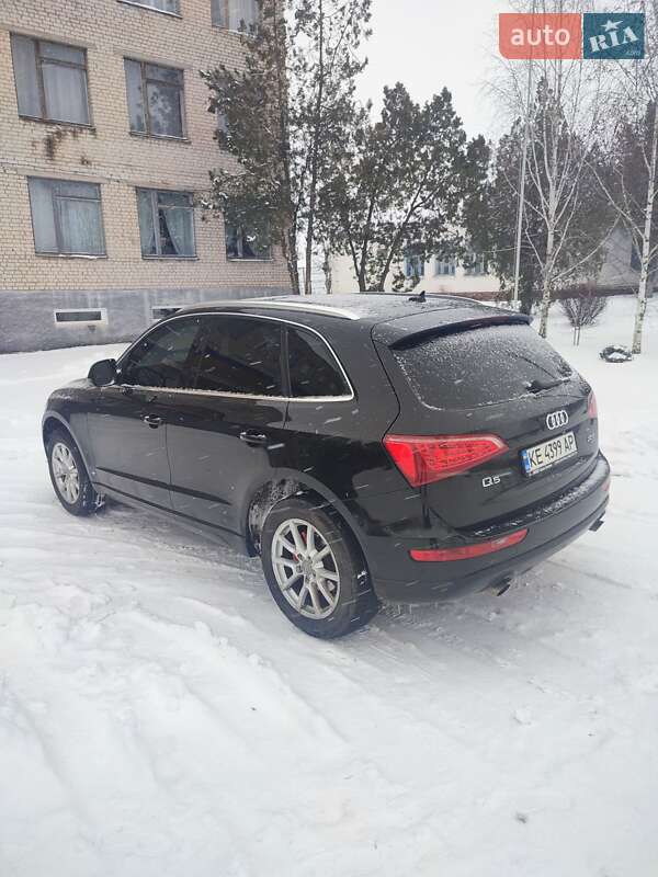 Внедорожник / Кроссовер Audi Q5 2011 в Синельниково