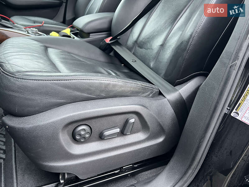 Внедорожник / Кроссовер Audi Q5 2011 в Владимире