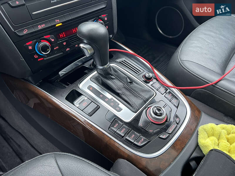 Внедорожник / Кроссовер Audi Q5 2011 в Владимире