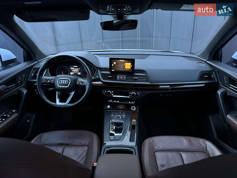 Внедорожник / Кроссовер Audi Q5 2017 в Луцке