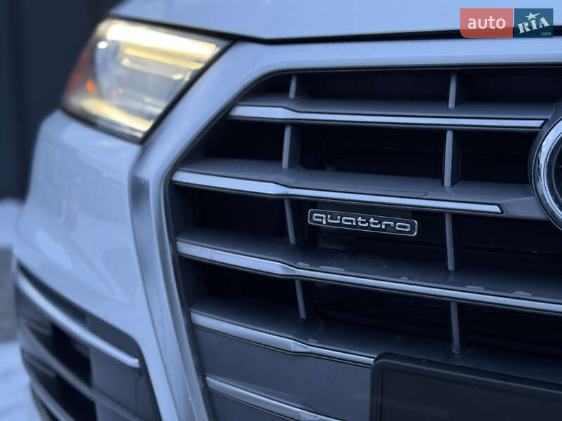 Внедорожник / Кроссовер Audi Q5 2017 в Луцке