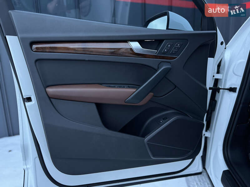 Внедорожник / Кроссовер Audi Q5 2017 в Луцке