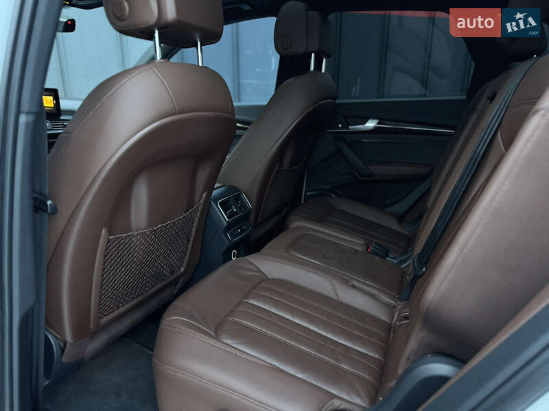 Внедорожник / Кроссовер Audi Q5 2017 в Луцке