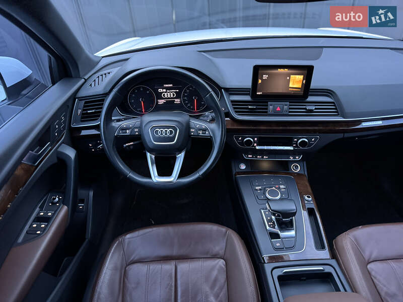 Внедорожник / Кроссовер Audi Q5 2017 в Луцке