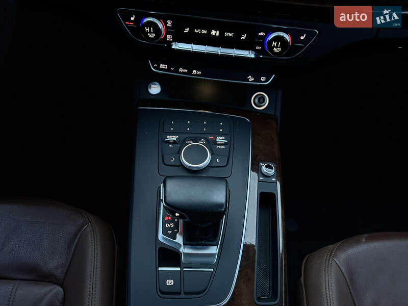 Внедорожник / Кроссовер Audi Q5 2017 в Луцке