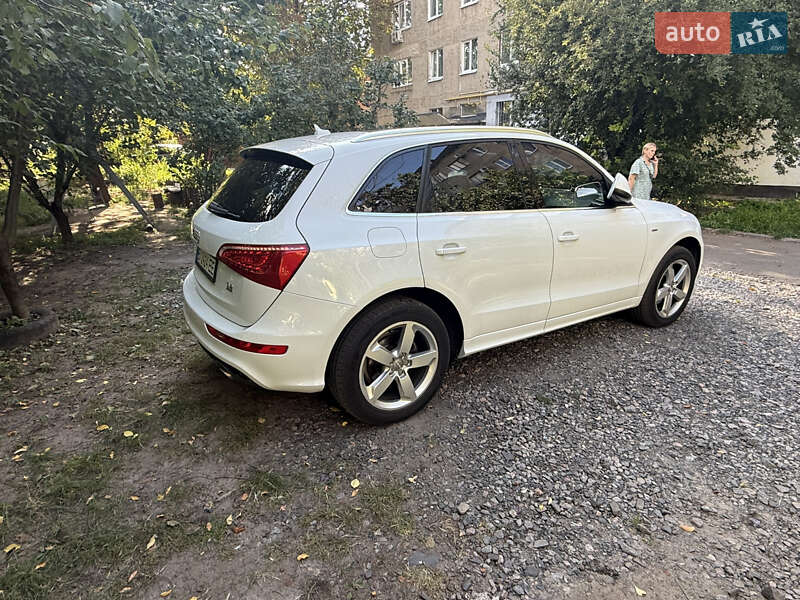 Позашляховик / Кросовер Audi Q5 2011 в Полтаві