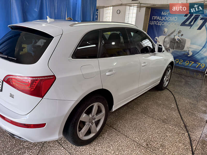 Позашляховик / Кросовер Audi Q5 2011 в Полтаві