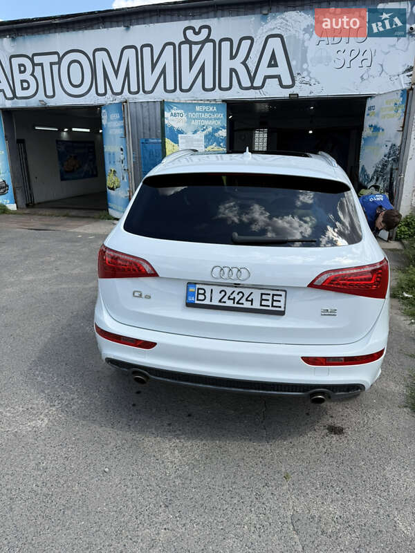 Позашляховик / Кросовер Audi Q5 2011 в Полтаві