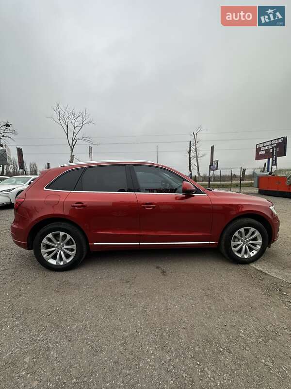 Позашляховик / Кросовер Audi Q5 2013 в Білогородці