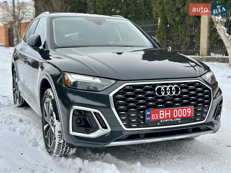 Внедорожник / Кроссовер Audi Q5 2021 в Киеве
