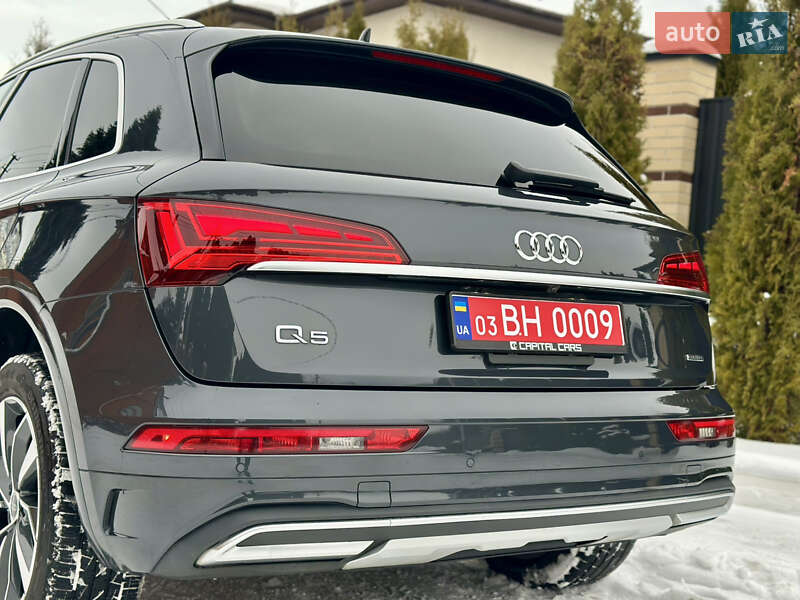 Внедорожник / Кроссовер Audi Q5 2021 в Киеве