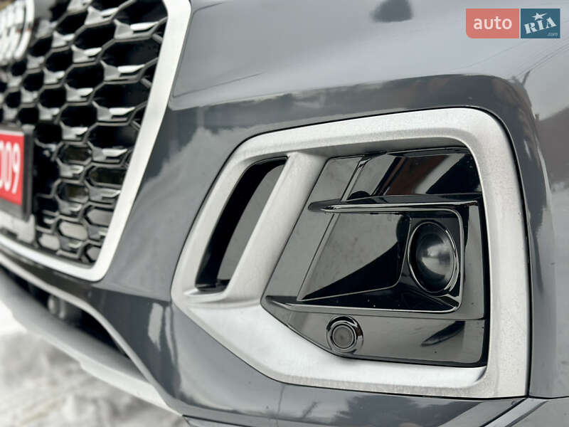 Внедорожник / Кроссовер Audi Q5 2021 в Киеве