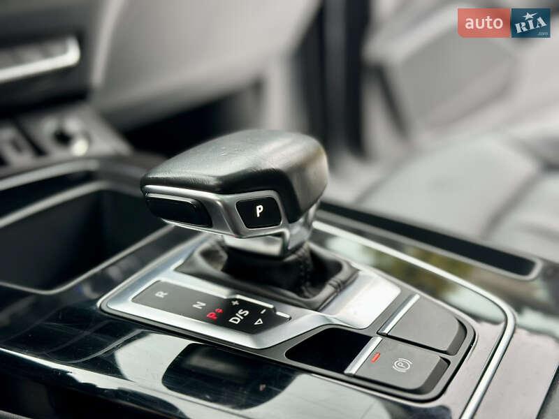 Внедорожник / Кроссовер Audi Q5 2021 в Киеве