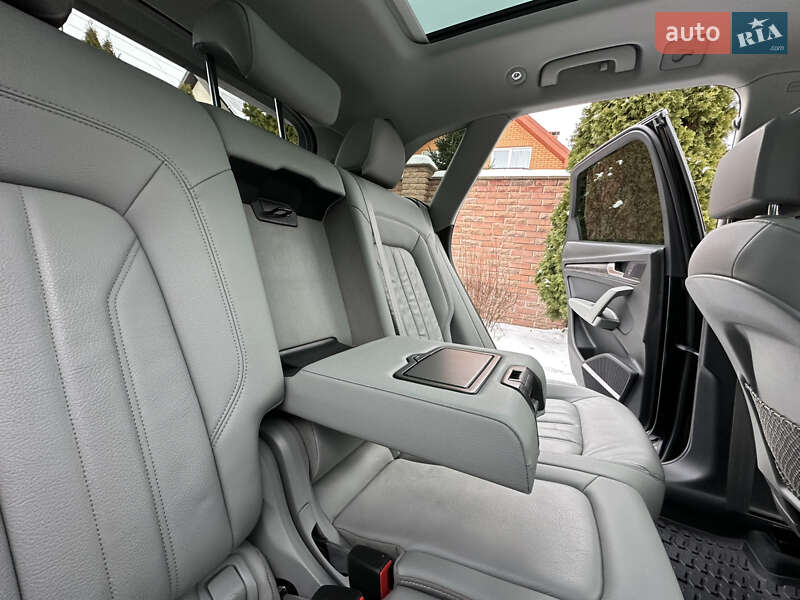 Внедорожник / Кроссовер Audi Q5 2018 в Киеве