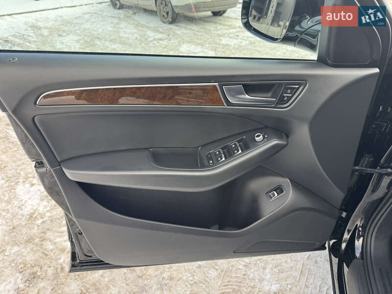 Позашляховик / Кросовер Audi Q5 2015 в Луцьку