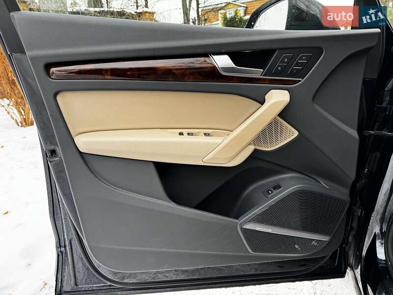 Внедорожник / Кроссовер Audi Q5 2017 в Киеве