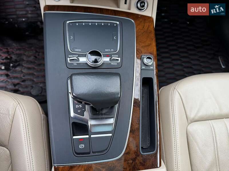 Внедорожник / Кроссовер Audi Q5 2017 в Киеве