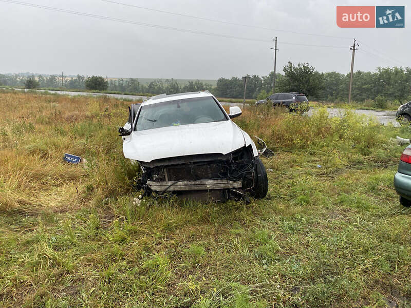 Внедорожник / Кроссовер Audi Q5 2010 в Харькове