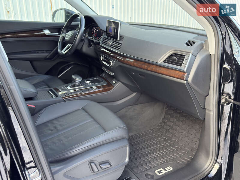 Внедорожник / Кроссовер Audi Q5 2019 в Житомире