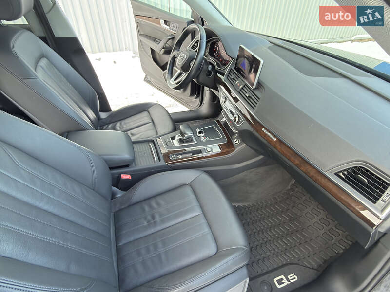 Внедорожник / Кроссовер Audi Q5 2019 в Житомире