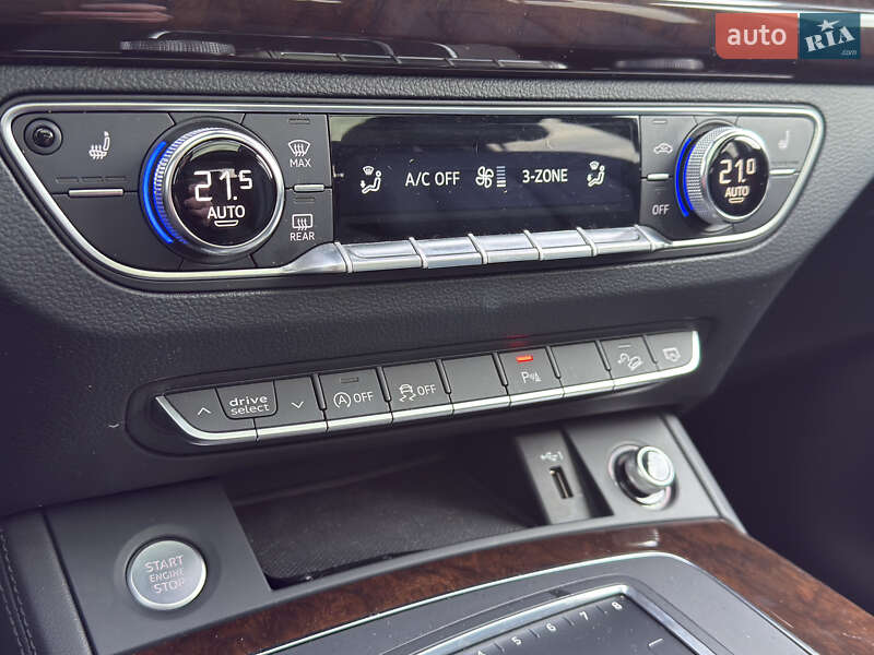 Внедорожник / Кроссовер Audi Q5 2019 в Житомире