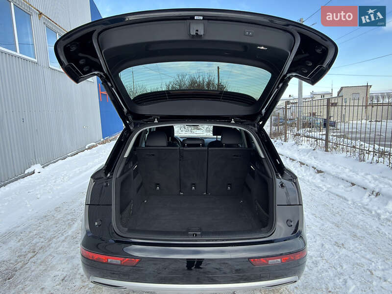 Внедорожник / Кроссовер Audi Q5 2019 в Житомире