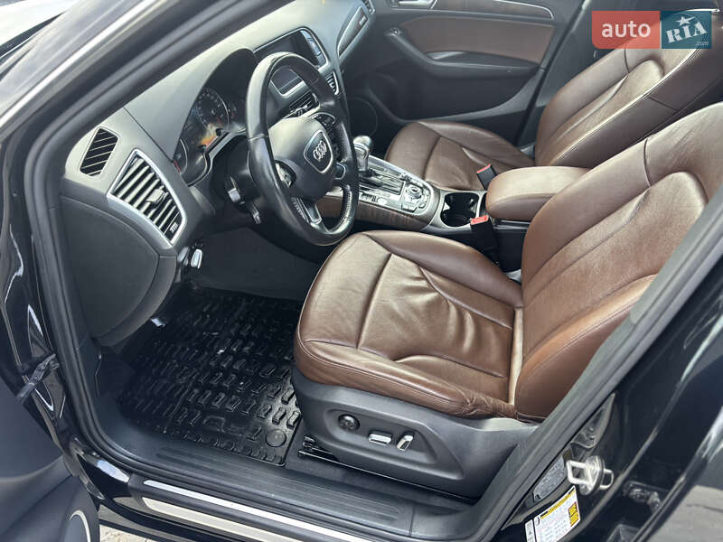 Позашляховик / Кросовер Audi Q5 2016 в Косові