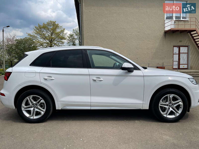 Позашляховик / Кросовер Audi Q5 2017 в Івано-Франківську
