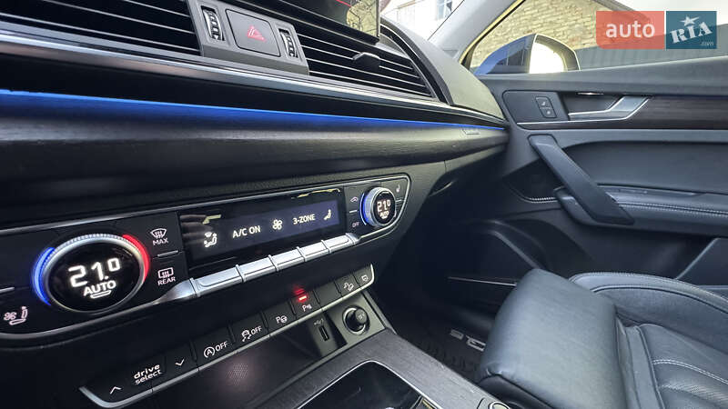 Позашляховик / Кросовер Audi Q5 2021 в Києві