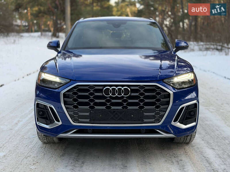 Внедорожник / Кроссовер Audi Q5 2021 в Киеве