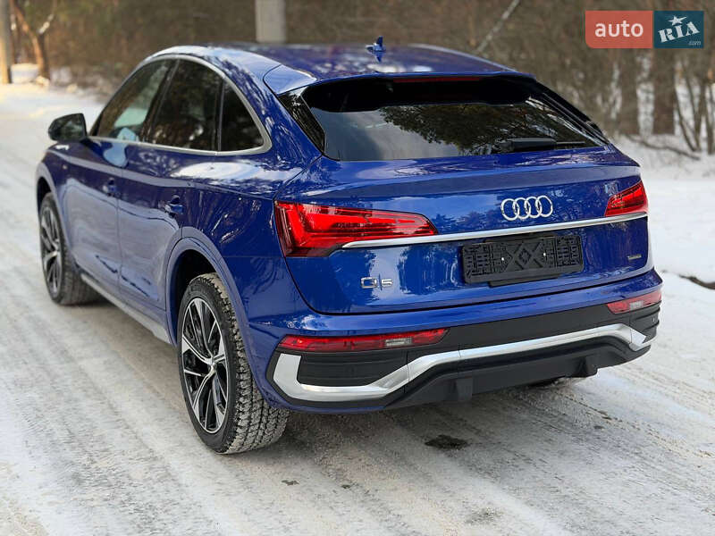 Внедорожник / Кроссовер Audi Q5 2021 в Киеве