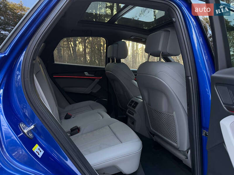 Внедорожник / Кроссовер Audi Q5 2021 в Киеве