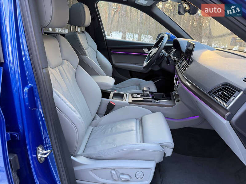 Внедорожник / Кроссовер Audi Q5 2021 в Киеве