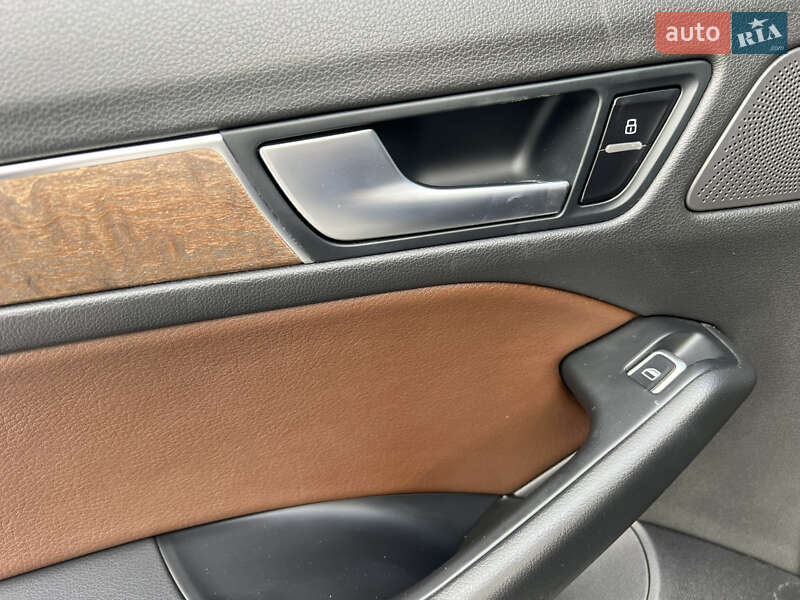 Позашляховик / Кросовер Audi Q5 2015 в Києві