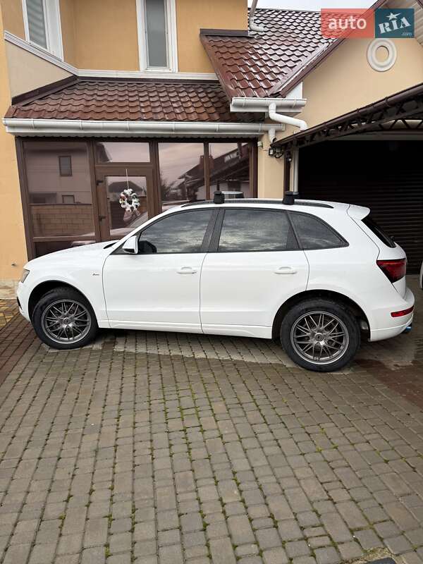 Внедорожник / Кроссовер Audi Q5 2010 в Одессе