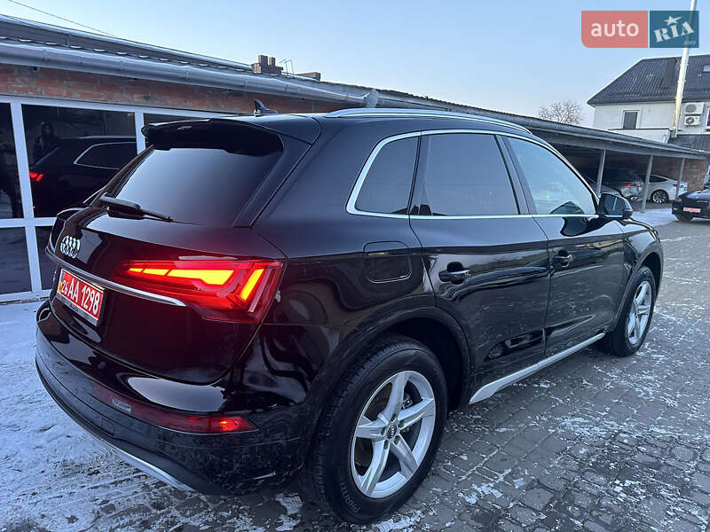 Позашляховик / Кросовер Audi Q5 2021 в Володимирі