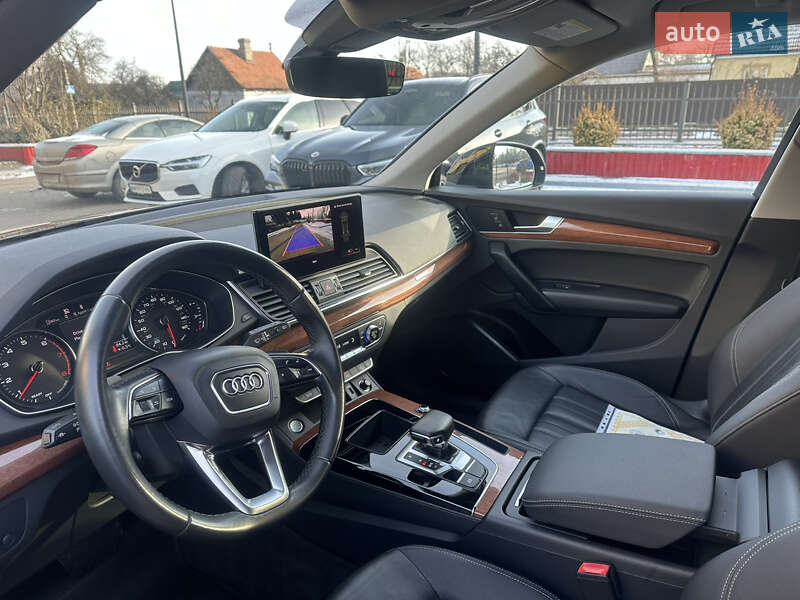 Позашляховик / Кросовер Audi Q5 2021 в Володимирі