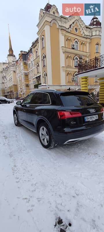 Позашляховик / Кросовер Audi Q5 2017 в Києві