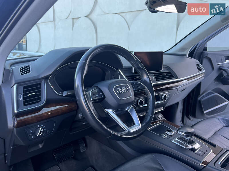 Внедорожник / Кроссовер Audi Q5 2017 в Луцке