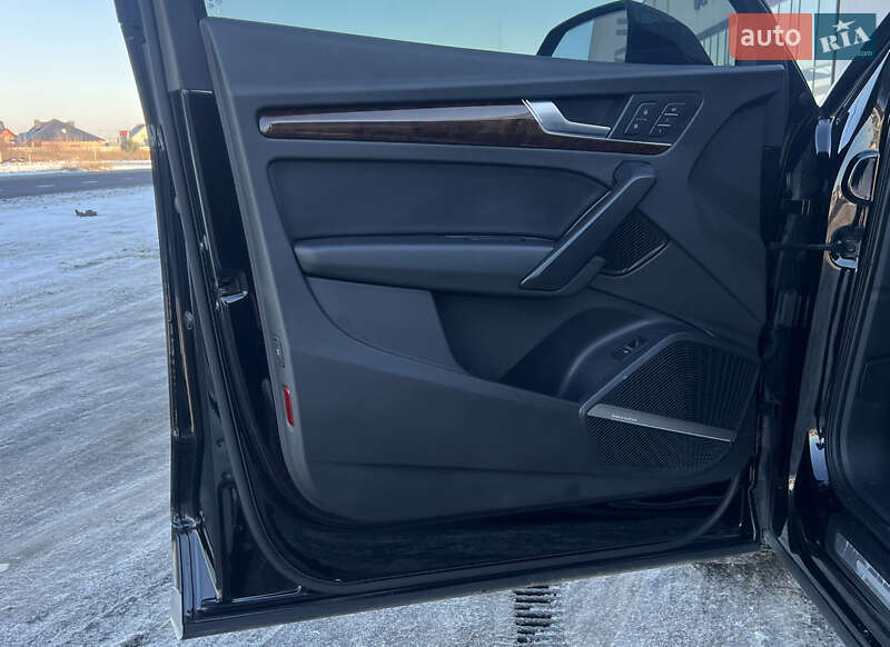 Внедорожник / Кроссовер Audi Q5 2017 в Луцке