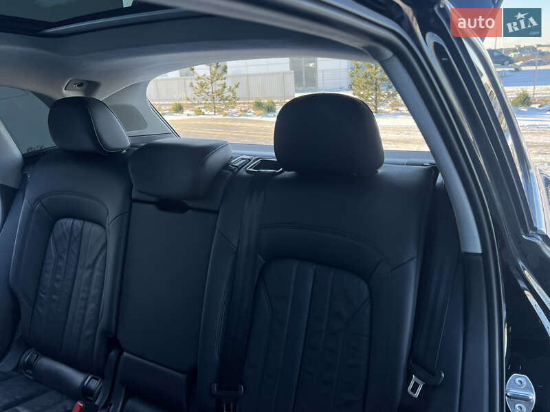 Внедорожник / Кроссовер Audi Q5 2017 в Луцке