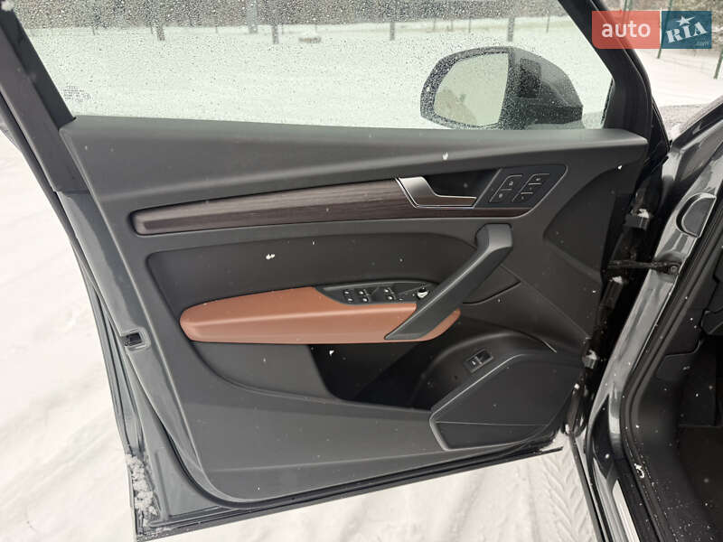 Внедорожник / Кроссовер Audi Q5 2022 в Киеве